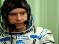Yuri Gidzenko, commander of our flight, before a training run in the Soyuz simulator.