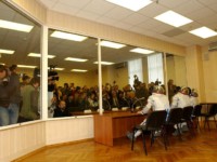 The press conference begins from the viewpoint of the inside of the quarantine room.